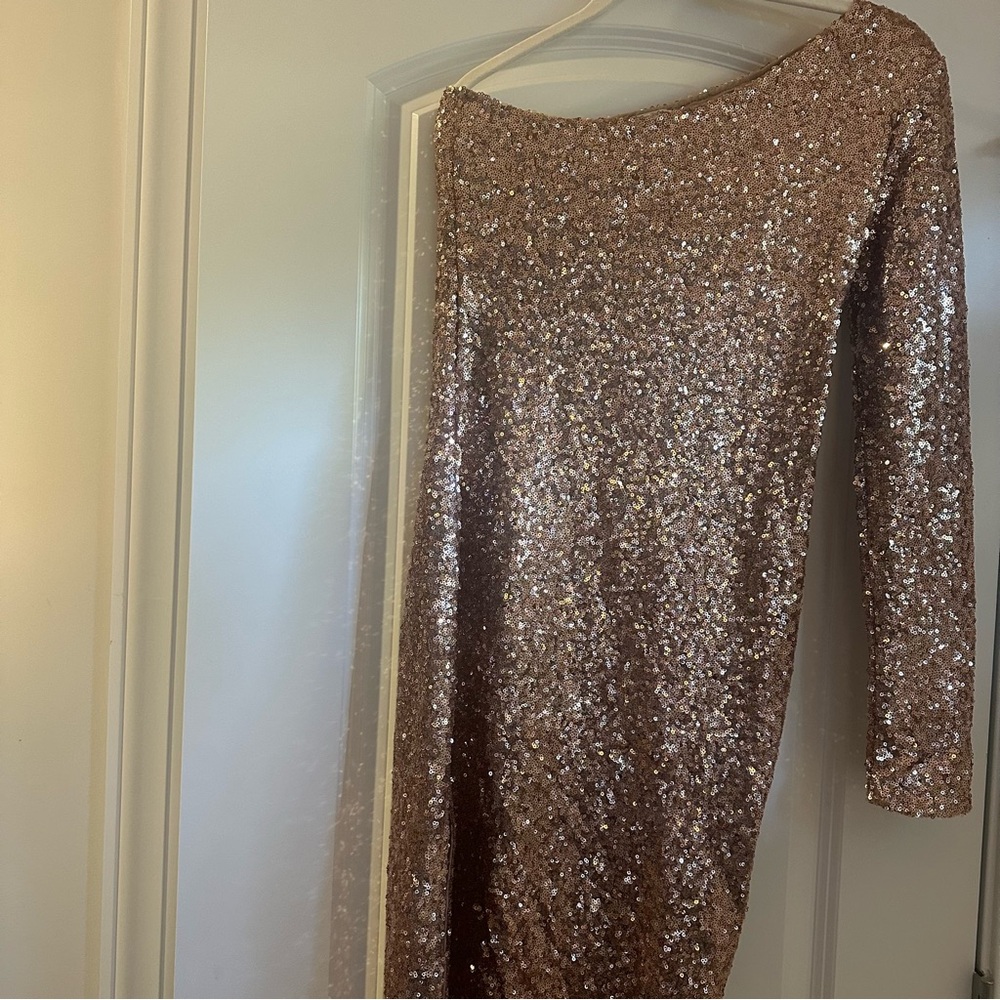 Elegant Sequin Dress in Rose Gold